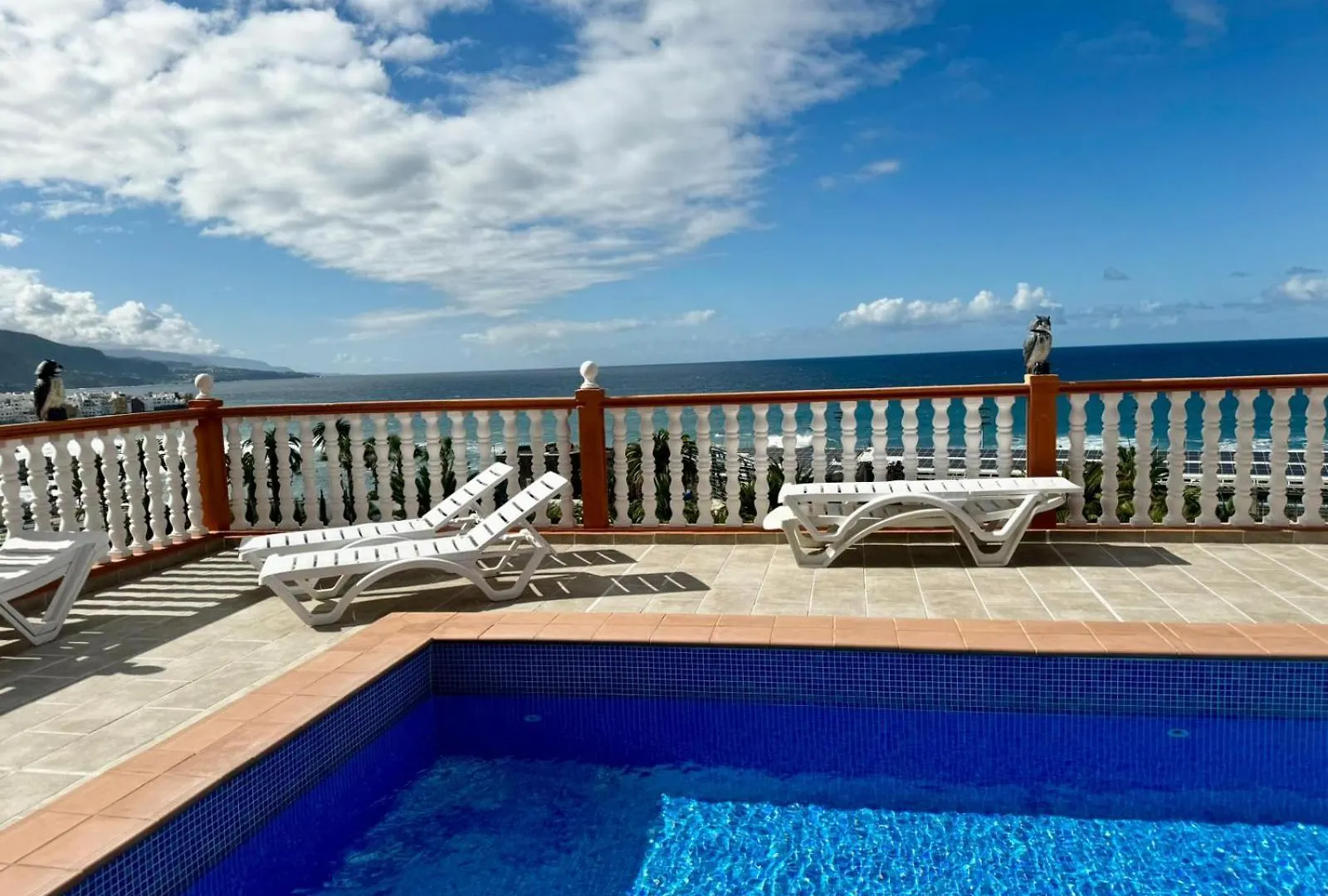 Ocean Breeze Oasis In Puerto De La Cruz Apartment