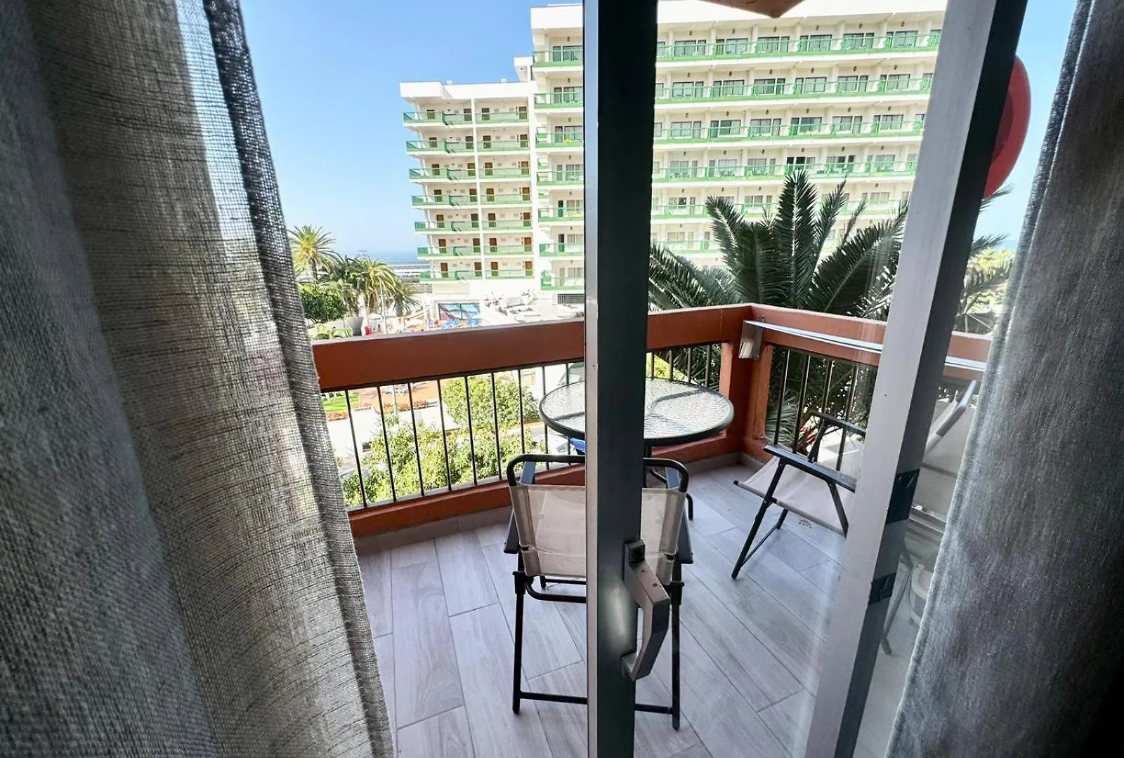 Ocean Breeze Oasis In Puerto De La Cruz Apartment