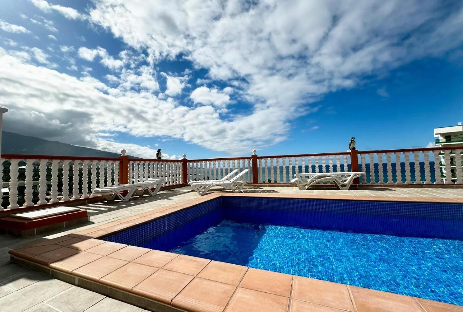 Ocean Breeze Oasis In Puerto De La Cruz Apartment