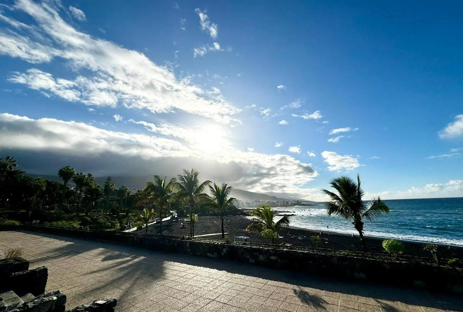 Ocean Breeze Oasis In Puerto De La Cruz Apartment